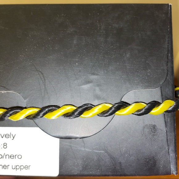 Black leather/patent leather ballet flats. Never worn. New in the box. - Picture 5 of 14